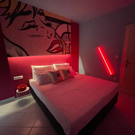 The Muse Flat In Just A Few Steps Away From Museums And Helexpo Apartment