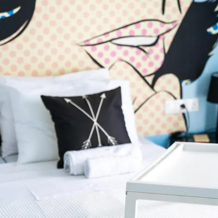 The Muse Flat In Just A Few Steps Away From Museums And Helexpo *