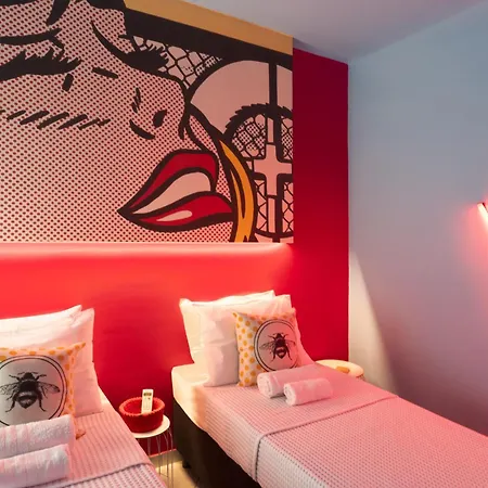 The Muse Flat In Just A Few Steps Away From Museums And Helexpo 아파트 *
