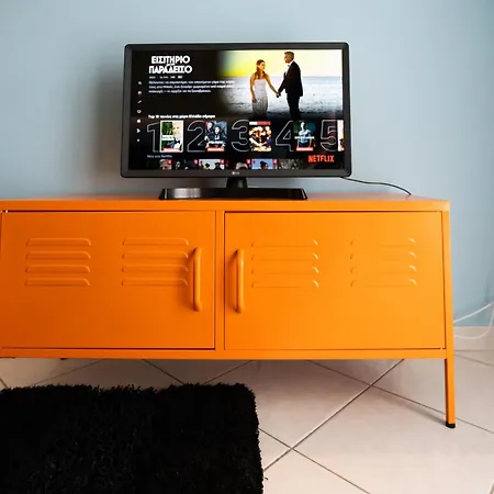 The Muse Flat In Just A Few Steps Away From Museums And Helexpo *