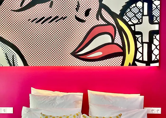 The Muse Flat In Just A Few Steps Away From Museums And Helexpo *