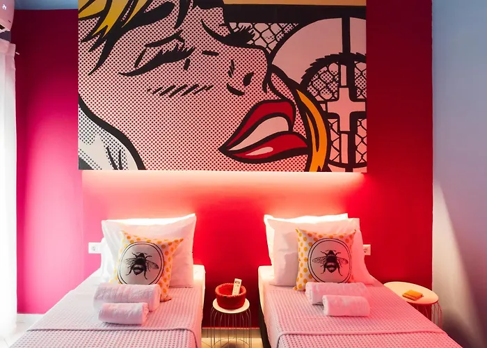 The Muse Flat In Just A Few Steps Away From Museums And Helexpo