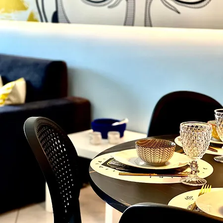 The Muse Flat In Just A Few Steps Away From Museums And Helexpo * Salonicco